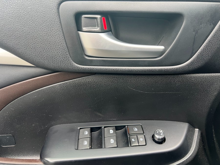 2015 Toyota Highlander AWD 4dr V6 XLE (Natl), available for sale in Bristol, Connecticut | Bristol Auto Center LLC. Bristol, Connecticut 2015 Toyota Highlander AWD 4dr V6 XLE (Natl), available for sale in Bristol, Connecticut | Bristol Auto Center LLC. Bristol, Connecticut