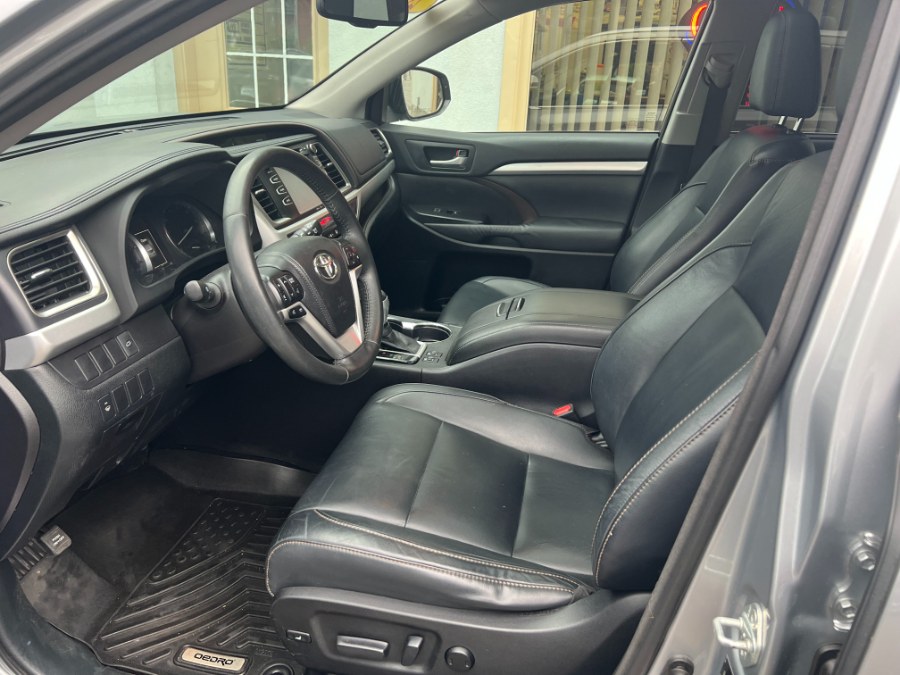 2015 Toyota Highlander AWD 4dr V6 XLE (Natl), available for sale in Bristol, Connecticut | Bristol Auto Center LLC. Bristol, Connecticut 2015 Toyota Highlander AWD 4dr V6 XLE (Natl), available for sale in Bristol, Connecticut | Bristol Auto Center LLC. Bristol, Connecticut