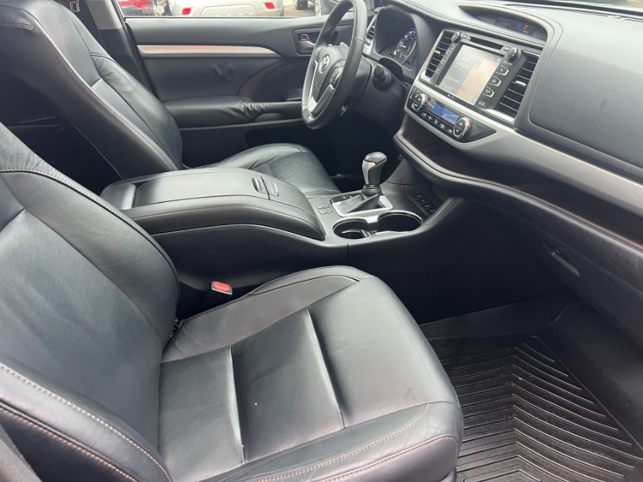 2015 Toyota Highlander AWD 4dr V6 XLE (Natl), available for sale in Bristol, Connecticut | Bristol Auto Center LLC. Bristol, Connecticut 2015 Toyota Highlander AWD 4dr V6 XLE (Natl), available for sale in Bristol, Connecticut | Bristol Auto Center LLC. Bristol, Connecticut