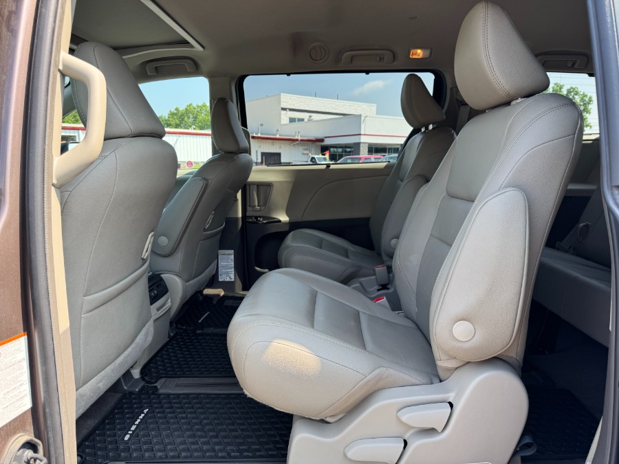 2018 Toyota Sienna XLE AWD 7-Passenger (Natl), available for sale in Ortonville, Michigan | Marsh Auto Sales LLC. Ortonville, Michigan 2018 Toyota Sienna XLE AWD 7-Passenger (Natl), available for sale in Ortonville, Michigan | Marsh Auto Sales LLC. Ortonville, Michigan