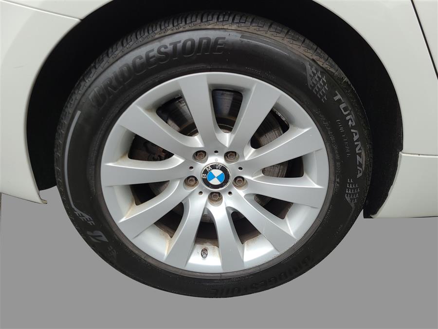 2011 BMW 5 Series Gran Turismo 5dr 550i xDrive Gran Turismo AWD, available for sale in Canton, Connecticut | Lava Motors. Canton, Connecticut 2011 BMW 5 Series Gran Turismo 5dr 550i xDrive Gran Turismo AWD, available for sale in Canton, Connecticut | Lava Motors. Canton, Connecticut