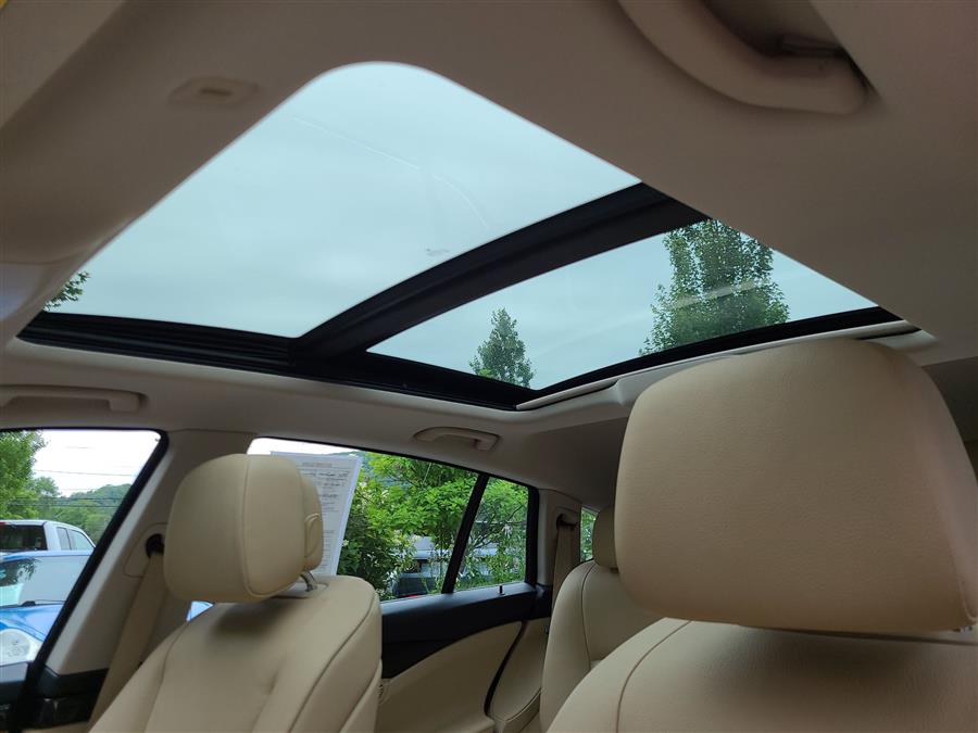 2011 BMW 5 Series Gran Turismo 5dr 550i xDrive Gran Turismo AWD, available for sale in Canton, Connecticut | Lava Motors. Canton, Connecticut 2011 BMW 5 Series Gran Turismo 5dr 550i xDrive Gran Turismo AWD, available for sale in Canton, Connecticut | Lava Motors. Canton, Connecticut