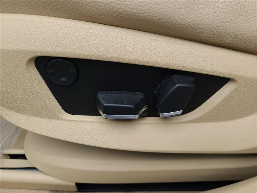 2011 BMW 5 Series Gran Turismo 5dr 550i xDrive Gran Turismo AWD, available for sale in Canton, Connecticut | Lava Motors. Canton, Connecticut 2011 BMW 5 Series Gran Turismo 5dr 550i xDrive Gran Turismo AWD, available for sale in Canton, Connecticut | Lava Motors. Canton, Connecticut