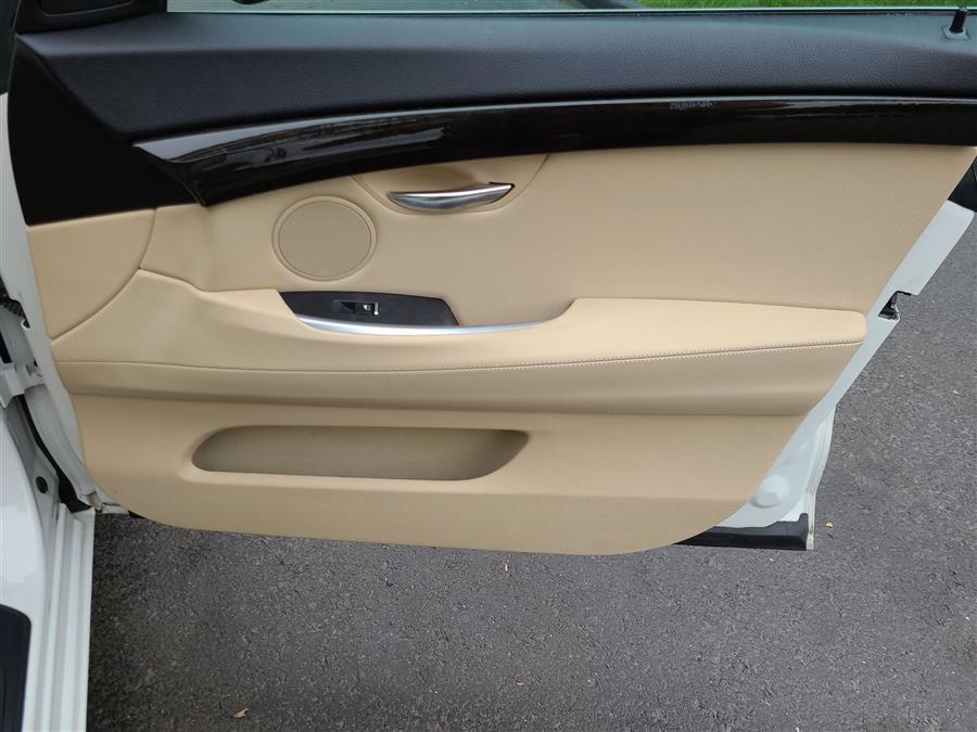 2011 BMW 5 Series Gran Turismo 5dr 550i xDrive Gran Turismo AWD, available for sale in Canton, Connecticut | Lava Motors. Canton, Connecticut 2011 BMW 5 Series Gran Turismo 5dr 550i xDrive Gran Turismo AWD, available for sale in Canton, Connecticut | Lava Motors. Canton, Connecticut