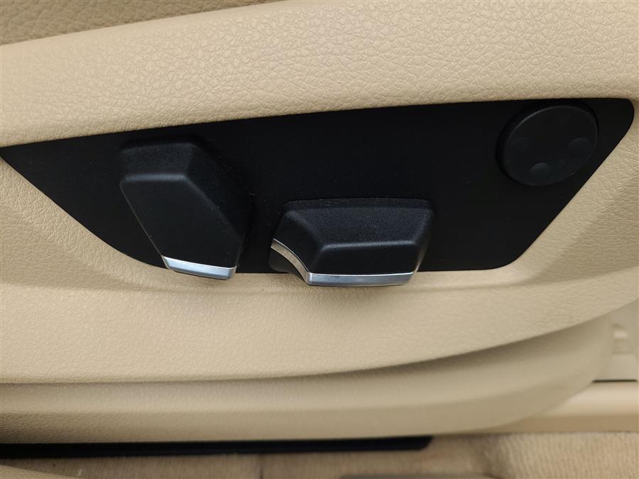 2011 BMW 5 Series Gran Turismo 5dr 550i xDrive Gran Turismo AWD, available for sale in Canton, Connecticut | Lava Motors. Canton, Connecticut 2011 BMW 5 Series Gran Turismo 5dr 550i xDrive Gran Turismo AWD, available for sale in Canton, Connecticut | Lava Motors. Canton, Connecticut