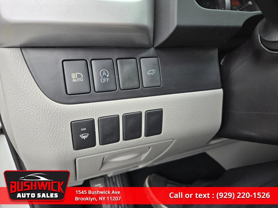2019 Toyota Highlander XLE V6 AWD (Natl), available for sale in Brooklyn, New York | Bushwick Auto Sales LLC. Brooklyn, New York 2019 Toyota Highlander XLE V6 AWD (Natl), available for sale in Brooklyn, New York | Bushwick Auto Sales LLC. Brooklyn, New York