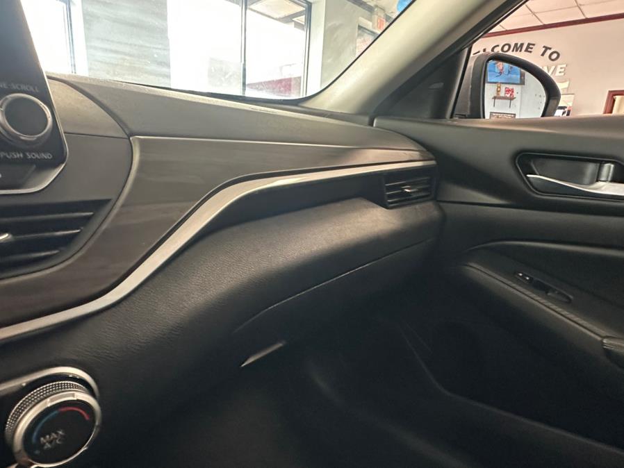 2024 Nissan Altima 2.5 SV Sedan, available for sale in Inwood, New York | 5 Towns Drive. Inwood, New York 2024 Nissan Altima 2.5 SV Sedan, available for sale in Inwood, New York | 5 Towns Drive. Inwood, New York