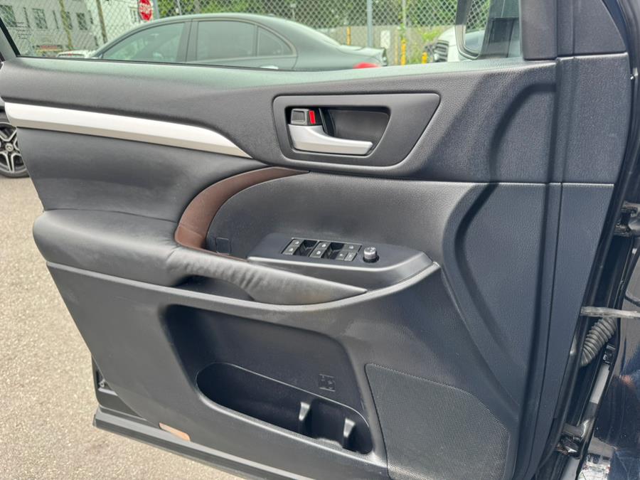 2015 Toyota Highlander AWD 4dr V6 XLE (Natl), available for sale in Irvington, New Jersey | Elis Motors Corp. Irvington, New Jersey 2015 Toyota Highlander AWD 4dr V6 XLE (Natl), available for sale in Irvington, New Jersey | Elis Motors Corp. Irvington, New Jersey