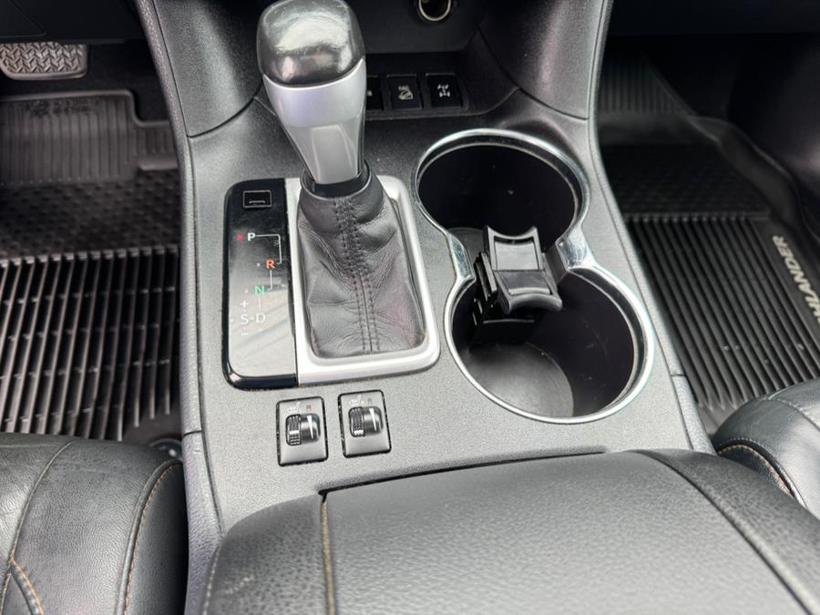 2015 Toyota Highlander AWD 4dr V6 XLE (Natl), available for sale in Irvington, New Jersey | Elis Motors Corp. Irvington, New Jersey 2015 Toyota Highlander AWD 4dr V6 XLE (Natl), available for sale in Irvington, New Jersey | Elis Motors Corp. Irvington, New Jersey