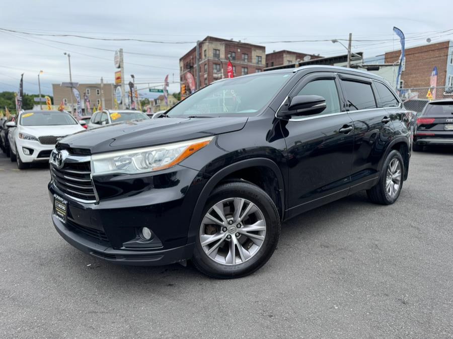 Used 2015 Toyota Highlander in Irvington, New Jersey | Elis Motors Corp. Irvington, New Jersey