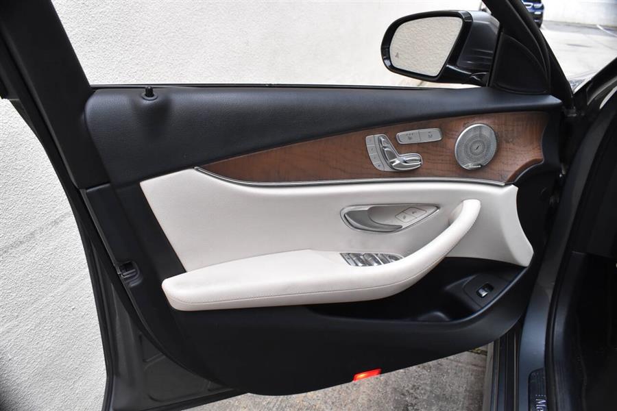 2017 Mercedes-benz E-class E 300 4dr Sedan, available for sale in Great Neck, New York | Camy Cars. Great Neck, New York 2017 Mercedes-benz E-class E 300 4dr Sedan, available for sale in Great Neck, New York | Camy Cars. Great Neck, New York