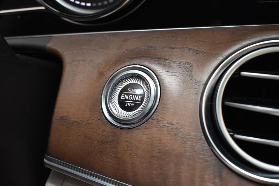 2017 Mercedes-benz E-class E 300 4dr Sedan, available for sale in Great Neck, New York | Camy Cars. Great Neck, New York 2017 Mercedes-benz E-class E 300 4dr Sedan, available for sale in Great Neck, New York | Camy Cars. Great Neck, New York