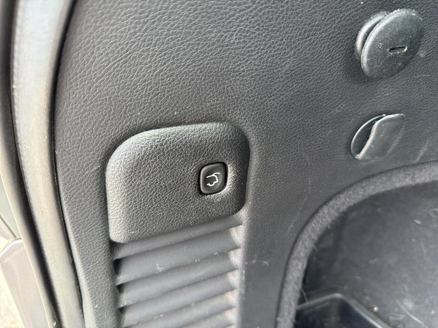 2015 Jeep Grand Cherokee 4WD 4dr Limited, available for sale in Worcester, Massachusetts | Worcester Auto Outlet LLC. Worcester, Massachusetts 2015 Jeep Grand Cherokee 4WD 4dr Limited, available for sale in Worcester, Massachusetts | Worcester Auto Outlet LLC. Worcester, Massachusetts