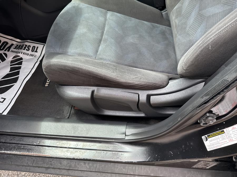2015 Nissan Rogue AWD 4dr SV, available for sale in Worcester, Massachusetts | Worcester Auto Outlet LLC. Worcester, Massachusetts 2015 Nissan Rogue AWD 4dr SV, available for sale in Worcester, Massachusetts | Worcester Auto Outlet LLC. Worcester, Massachusetts