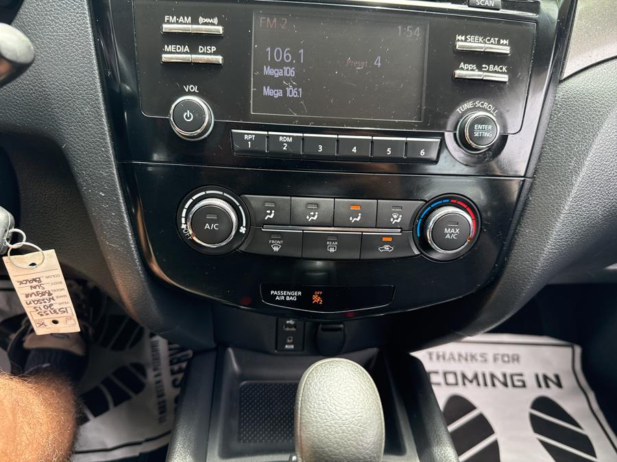 2015 Nissan Rogue AWD 4dr SV, available for sale in Worcester, Massachusetts | Worcester Auto Outlet LLC. Worcester, Massachusetts 2015 Nissan Rogue AWD 4dr SV, available for sale in Worcester, Massachusetts | Worcester Auto Outlet LLC. Worcester, Massachusetts