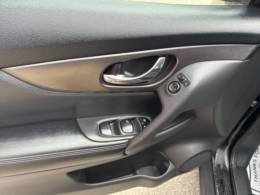2015 Nissan Rogue AWD 4dr SV, available for sale in Worcester, Massachusetts | Worcester Auto Outlet LLC. Worcester, Massachusetts 2015 Nissan Rogue AWD 4dr SV, available for sale in Worcester, Massachusetts | Worcester Auto Outlet LLC. Worcester, Massachusetts