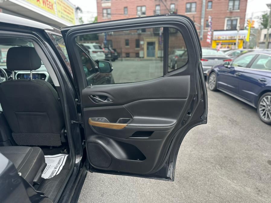 2020 GMC Acadia AWD 4dr SLE, available for sale in Irvington, New Jersey | RT 603 Auto Mall. Irvington, New Jersey 2020 GMC Acadia AWD 4dr SLE, available for sale in Irvington, New Jersey | RT 603 Auto Mall. Irvington, New Jersey
