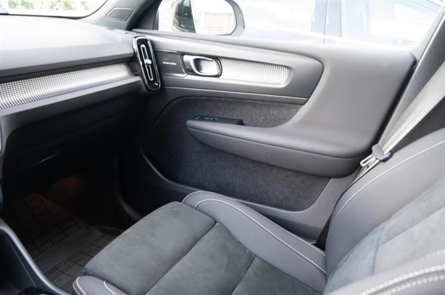 2023 Volvo Xc40 B5 AWD Ultimate Dark Theme, available for sale in Woodside, New York | Drive Central. Woodside, New York 2023 Volvo Xc40 B5 AWD Ultimate Dark Theme, available for sale in Woodside, New York | Drive Central. Woodside, New York