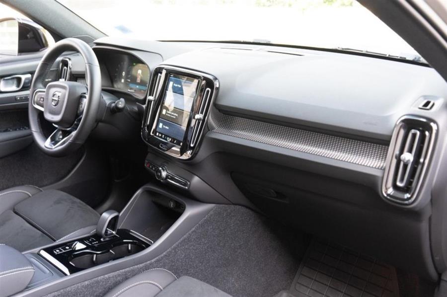 2023 Volvo Xc40 B5 AWD Ultimate Dark Theme, available for sale in Woodside, New York | Drive Central. Woodside, New York 2023 Volvo Xc40 B5 AWD Ultimate Dark Theme, available for sale in Woodside, New York | Drive Central. Woodside, New York