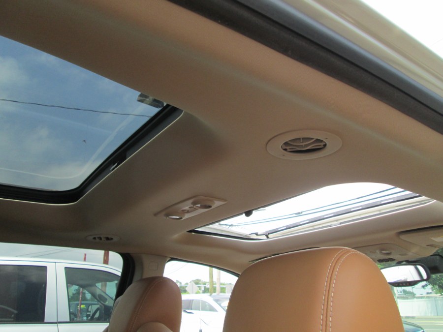 2014 Chevrolet Traverse AWD 4dr LTZ, available for sale in Levittown, Pennsylvania | Levittown Auto. Levittown, Pennsylvania 2014 Chevrolet Traverse AWD 4dr LTZ, available for sale in Levittown, Pennsylvania | Levittown Auto. Levittown, Pennsylvania