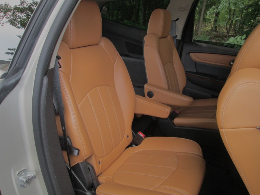 2014 Chevrolet Traverse AWD 4dr LTZ, available for sale in Levittown, Pennsylvania | Levittown Auto. Levittown, Pennsylvania 2014 Chevrolet Traverse AWD 4dr LTZ, available for sale in Levittown, Pennsylvania | Levittown Auto. Levittown, Pennsylvania