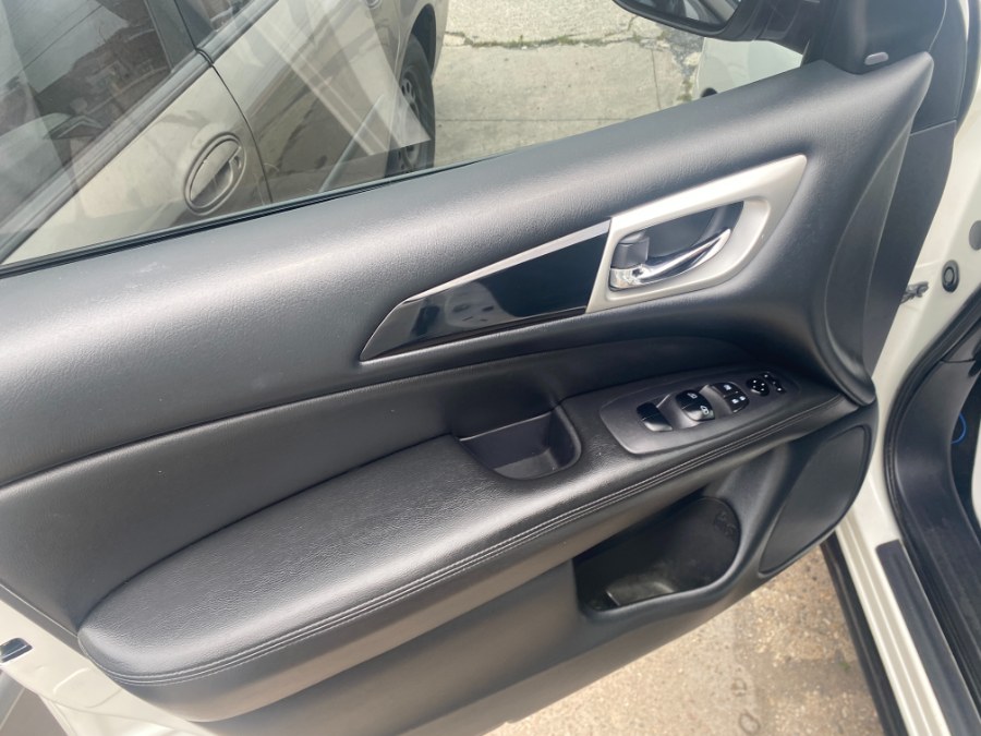 2020 Nissan Pathfinder FWD SV, available for sale in Middle Village, New York | Middle Village Motors . Middle Village, New York 2020 Nissan Pathfinder FWD SV, available for sale in Middle Village, New York | Middle Village Motors . Middle Village, New York