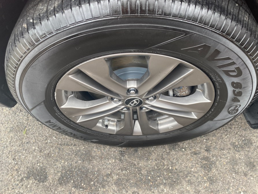 2015 Hyundai Santa Fe Sport AWD 4dr 2.4, available for sale in Middle Village, New York | Middle Village Motors . Middle Village, New York 2015 Hyundai Santa Fe Sport AWD 4dr 2.4, available for sale in Middle Village, New York | Middle Village Motors . Middle Village, New York