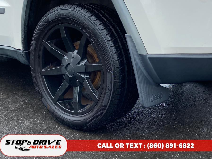 2012 Jeep Grand Cherokee 4WD 4dr Laredo, available for sale in East Windsor, Connecticut | Stop & Drive Auto Sales. East Windsor, Connecticut 2012 Jeep Grand Cherokee 4WD 4dr Laredo, available for sale in East Windsor, Connecticut | Stop & Drive Auto Sales. East Windsor, Connecticut