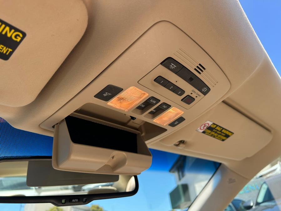 2010 Lexus ES 350 FWD, available for sale in Daly City, California | Green Light Auto Wholesale. Daly City, California 2010 Lexus ES 350 FWD, available for sale in Daly City, California | Green Light Auto Wholesale. Daly City, California