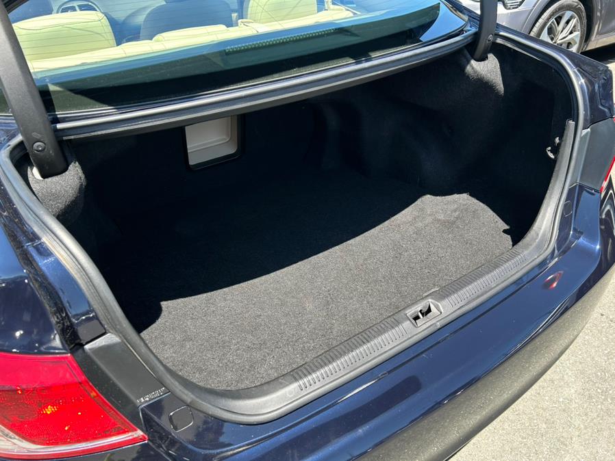 2010 Lexus ES 350 FWD, available for sale in Daly City, California | Green Light Auto Wholesale. Daly City, California 2010 Lexus ES 350 FWD, available for sale in Daly City, California | Green Light Auto Wholesale. Daly City, California