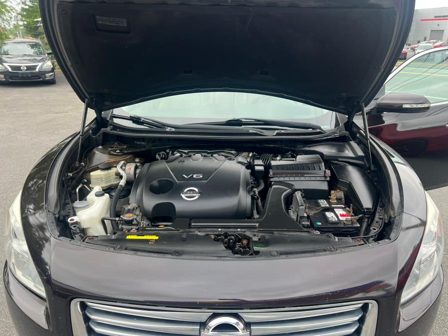 2013 Nissan Maxima 4dr Sdn 3.5 SV, available for sale in Swansea, Massachusetts | Gas On The Run. Swansea, Massachusetts 2013 Nissan Maxima 4dr Sdn 3.5 SV, available for sale in Swansea, Massachusetts | Gas On The Run. Swansea, Massachusetts