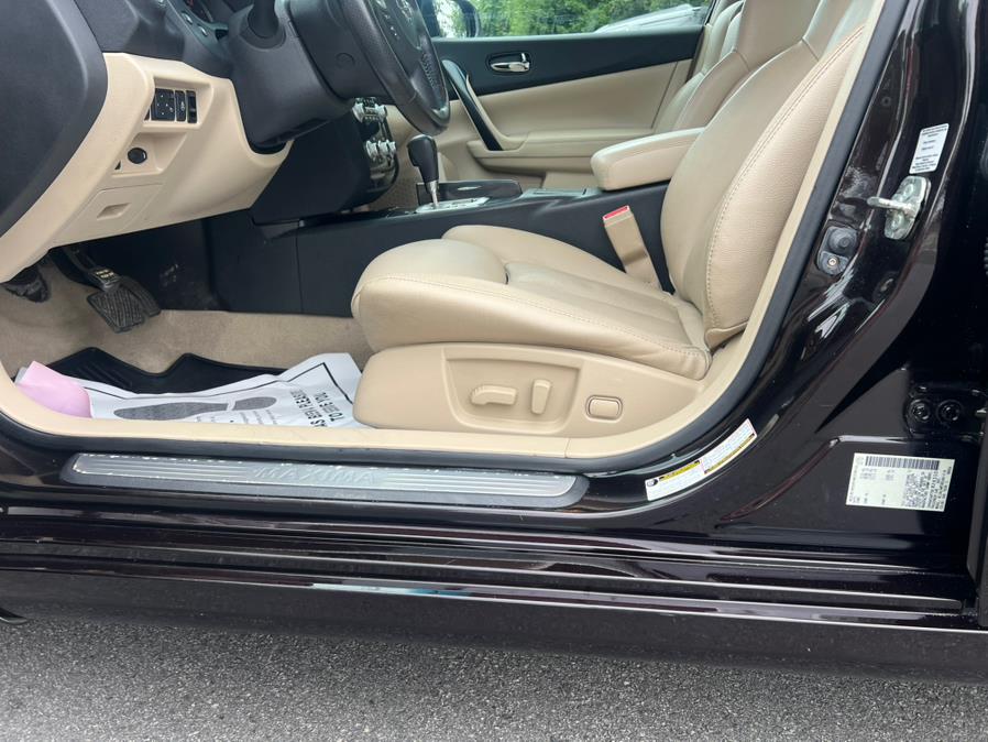2013 Nissan Maxima 4dr Sdn 3.5 SV, available for sale in Swansea, Massachusetts | Gas On The Run. Swansea, Massachusetts 2013 Nissan Maxima 4dr Sdn 3.5 SV, available for sale in Swansea, Massachusetts | Gas On The Run. Swansea, Massachusetts