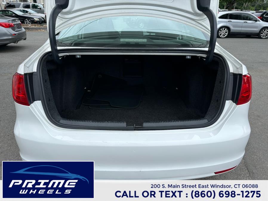 2013 Volkswagen Jetta Sedan 4dr Auto SE w/Convenience/Sunroof PZEV, available for sale in East Windsor, Connecticut | Prime Wheels. East Windsor, Connecticut 2013 Volkswagen Jetta Sedan 4dr Auto SE w/Convenience/Sunroof PZEV, available for sale in East Windsor, Connecticut | Prime Wheels. East Windsor, Connecticut