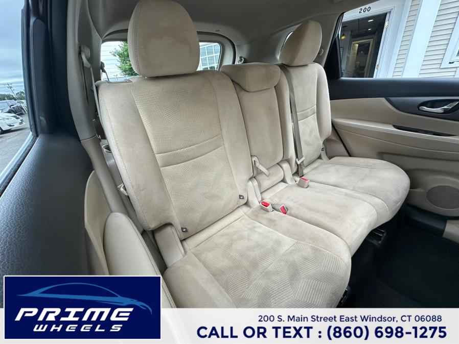 2016 Nissan Rogue FWD 4dr SV, available for sale in East Windsor, Connecticut | Prime Wheels. East Windsor, Connecticut 2016 Nissan Rogue FWD 4dr SV, available for sale in East Windsor, Connecticut | Prime Wheels. East Windsor, Connecticut