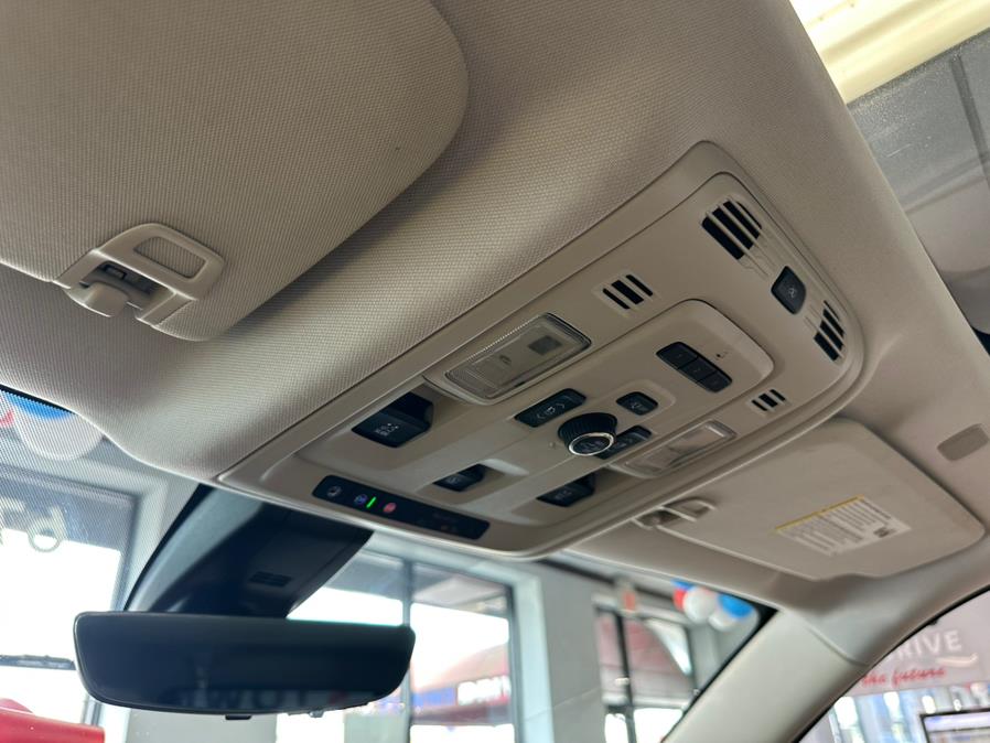 2021 GMC Yukon XL 4WD 4dr Denali, available for sale in Inwood, New York | 5 Towns Drive. Inwood, New York 2021 GMC Yukon XL 4WD 4dr Denali, available for sale in Inwood, New York | 5 Towns Drive. Inwood, New York