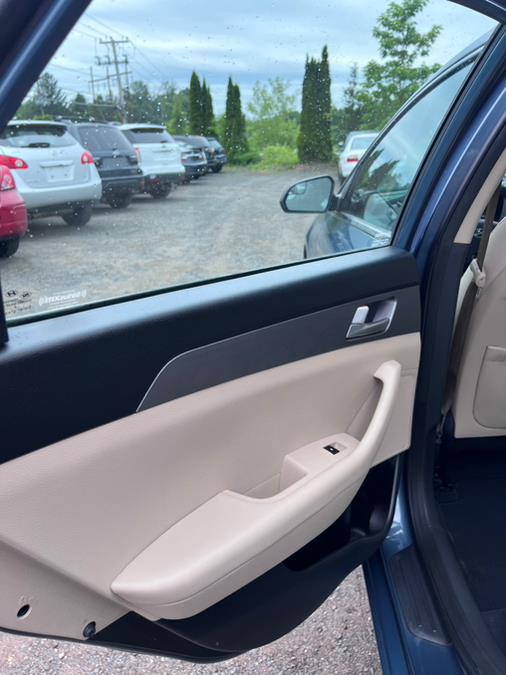 2015 Hyundai Sonata 4dr Sdn 2.4L SE, available for sale in East Windsor, Connecticut | STS Automotive. East Windsor, Connecticut 2015 Hyundai Sonata 4dr Sdn 2.4L SE, available for sale in East Windsor, Connecticut | STS Automotive. East Windsor, Connecticut