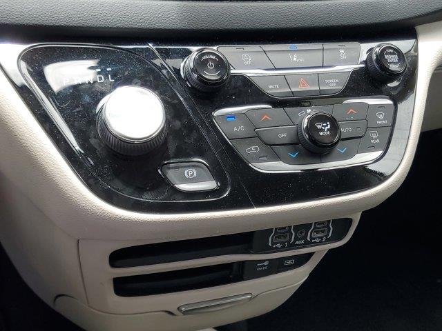 2022 Chrysler Pacifica Touring L, available for sale in Fort Lauderdale, Florida | CarLux Fort Lauderdale. Fort Lauderdale, Florida 2022 Chrysler Pacifica Touring L, available for sale in Fort Lauderdale, Florida | CarLux Fort Lauderdale. Fort Lauderdale, Florida
