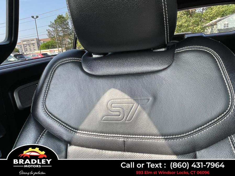 2021 Ford Explorer ST 4WD, available for sale in Windsor Locks, Connecticut | Bradley Motors Inc. Windsor Locks, Connecticut 2021 Ford Explorer ST 4WD, available for sale in Windsor Locks, Connecticut | Bradley Motors Inc. Windsor Locks, Connecticut