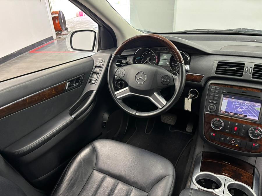 2010 Mercedes-Benz R-Class 4MATIC 4dr R 350, available for sale in Elizabeth, New Jersey | Dream Auto Group. Elizabeth, New Jersey 2010 Mercedes-Benz R-Class 4MATIC 4dr R 350, available for sale in Elizabeth, New Jersey | Dream Auto Group. Elizabeth, New Jersey