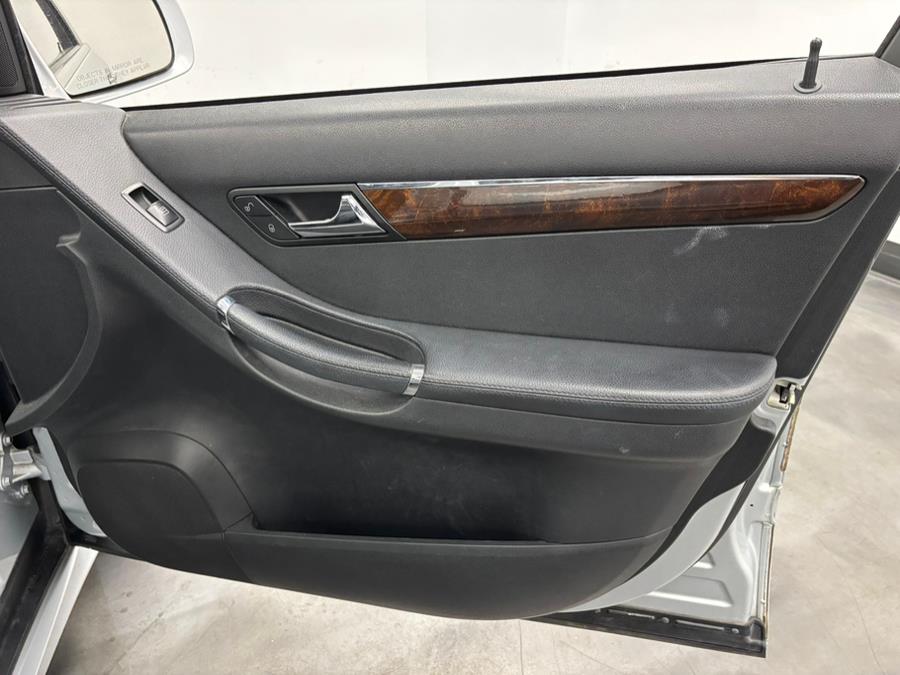2010 Mercedes-Benz R-Class 4MATIC 4dr R 350, available for sale in Elizabeth, New Jersey | Dream Auto Group. Elizabeth, New Jersey 2010 Mercedes-Benz R-Class 4MATIC 4dr R 350, available for sale in Elizabeth, New Jersey | Dream Auto Group. Elizabeth, New Jersey