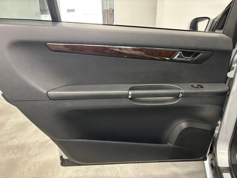 2010 Mercedes-Benz R-Class 4MATIC 4dr R 350, available for sale in Elizabeth, New Jersey | Dream Auto Group. Elizabeth, New Jersey 2010 Mercedes-Benz R-Class 4MATIC 4dr R 350, available for sale in Elizabeth, New Jersey | Dream Auto Group. Elizabeth, New Jersey