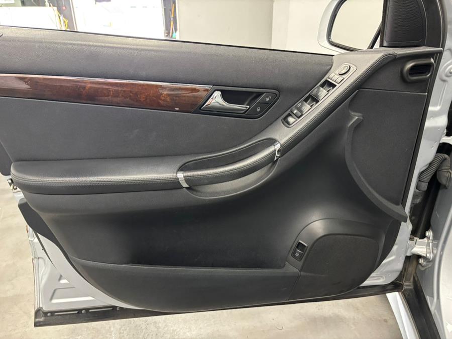 2010 Mercedes-Benz R-Class 4MATIC 4dr R 350, available for sale in Elizabeth, New Jersey | Dream Auto Group. Elizabeth, New Jersey 2010 Mercedes-Benz R-Class 4MATIC 4dr R 350, available for sale in Elizabeth, New Jersey | Dream Auto Group. Elizabeth, New Jersey