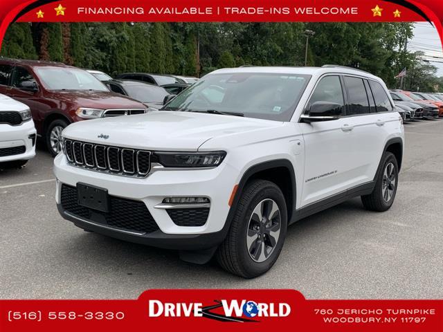 Used 2023 Jeep Grand Cherokee in Woodbury, New York | Drive World. Woodbury, New York
