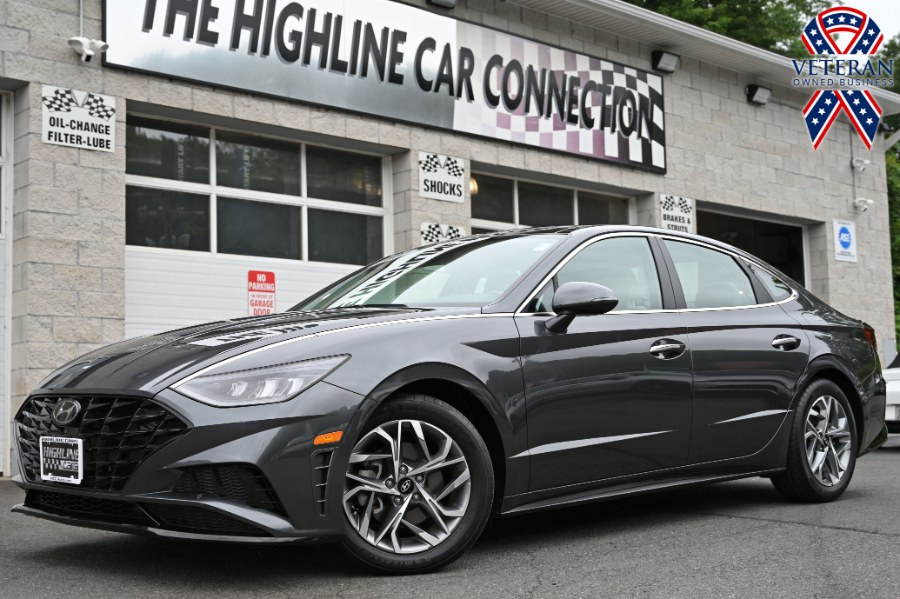 Used 2022 Hyundai Sonata in Waterbury, Connecticut | Highline Car Connection. Waterbury, Connecticut