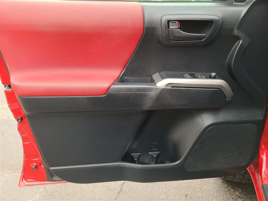 2016 Toyota Tacoma 4WD Access Cab V6 AT SR5 (Natl), available for sale in Canton, Connecticut | Lava Motors. Canton, Connecticut 2016 Toyota Tacoma 4WD Access Cab V6 AT SR5 (Natl), available for sale in Canton, Connecticut | Lava Motors. Canton, Connecticut