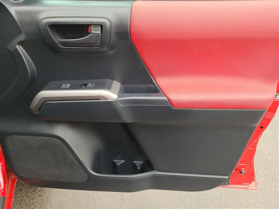 2016 Toyota Tacoma 4WD Access Cab V6 AT SR5 (Natl), available for sale in Canton, Connecticut | Lava Motors. Canton, Connecticut 2016 Toyota Tacoma 4WD Access Cab V6 AT SR5 (Natl), available for sale in Canton, Connecticut | Lava Motors. Canton, Connecticut