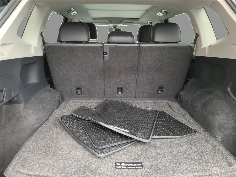 2019 Volkswagen Tiguan 2.0T SEL 4MOTION, available for sale in Canton, Connecticut | Lava Motors. Canton, Connecticut 2019 Volkswagen Tiguan 2.0T SEL 4MOTION, available for sale in Canton, Connecticut | Lava Motors. Canton, Connecticut