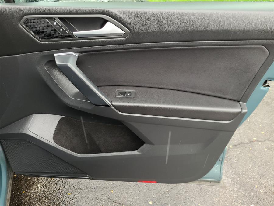 2019 Volkswagen Tiguan 2.0T SEL 4MOTION, available for sale in Canton, Connecticut | Lava Motors. Canton, Connecticut 2019 Volkswagen Tiguan 2.0T SEL 4MOTION, available for sale in Canton, Connecticut | Lava Motors. Canton, Connecticut