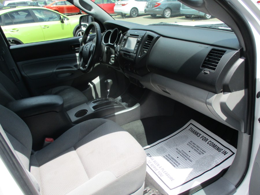 2013 Toyota Tacoma 4x4 Club Cab, available for sale in Meriden, Connecticut | Cos Central Auto. Meriden, Connecticut 2013 Toyota Tacoma 4x4 Club Cab, available for sale in Meriden, Connecticut | Cos Central Auto. Meriden, Connecticut