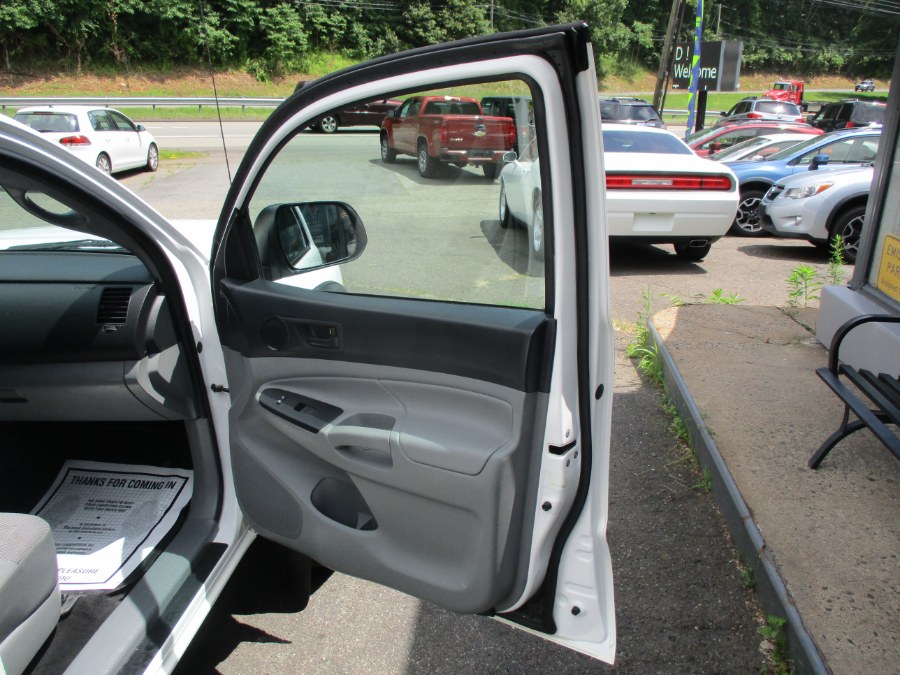 2013 Toyota Tacoma 4x4 Club Cab, available for sale in Meriden, Connecticut | Cos Central Auto. Meriden, Connecticut 2013 Toyota Tacoma 4x4 Club Cab, available for sale in Meriden, Connecticut | Cos Central Auto. Meriden, Connecticut